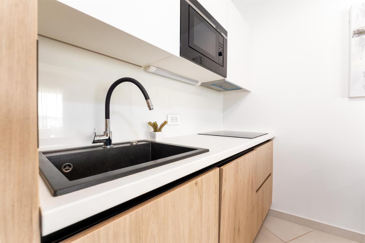 Superior Seaview Apt. With Pool Umag Exterior foto
